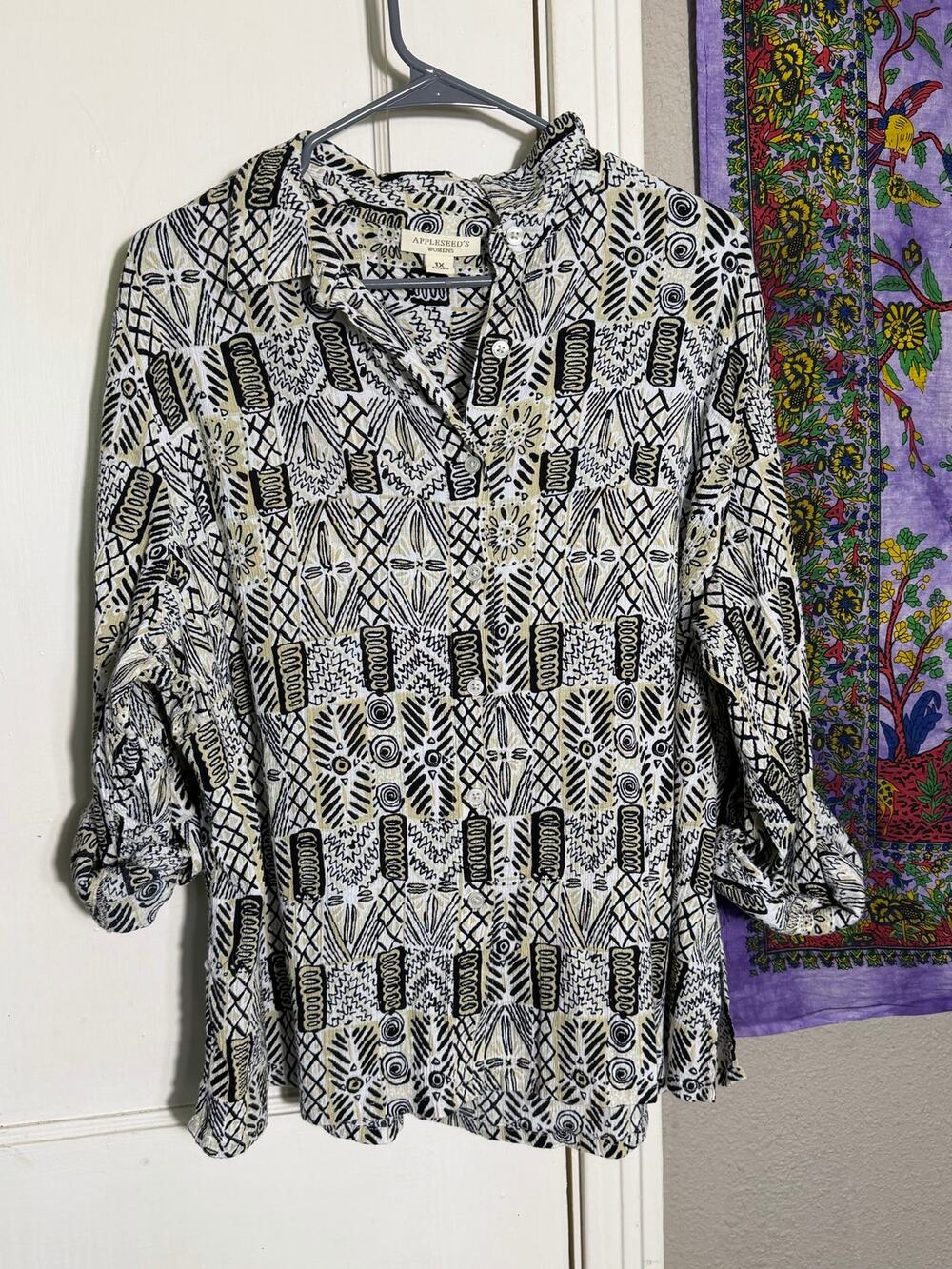 Appleseed’s Women’s 1X Abstract Button Front Blouse Black Cream Roll Tab Top
